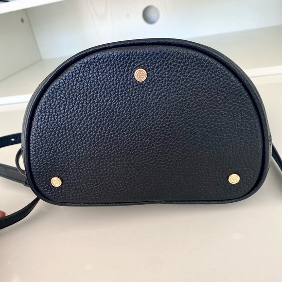 🏅🌈NEW🌈Tory Burch Thea Mini bucket backpack/shoulder bag/black/leather - Picture 8 of 14